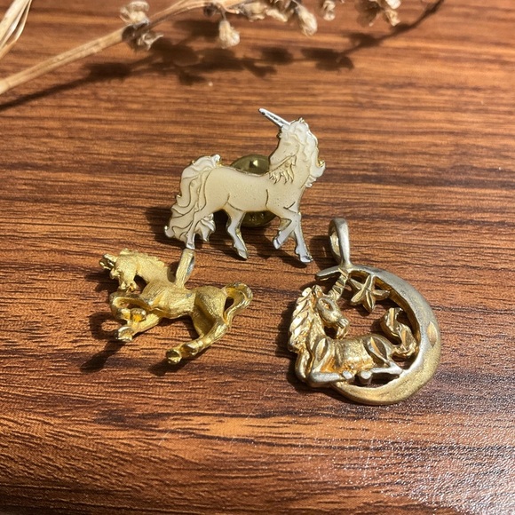 Other - Vintage Unicorns and Ponies Set